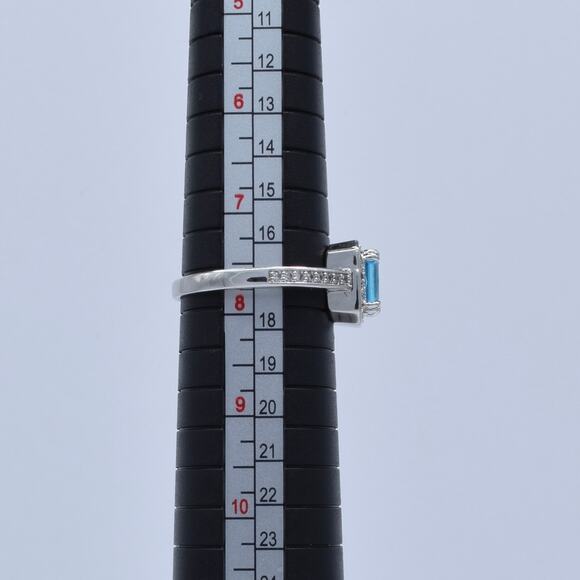 NWOT Fragrant Jewels Light Blue Rectangle Cut Halo Ring Size 7.75 US - Picture 5 of 5